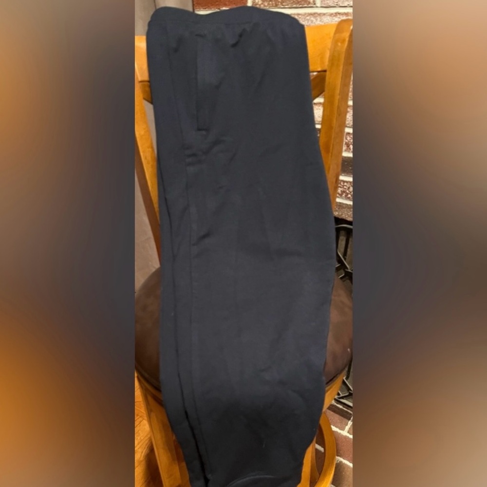 ALL IN MOTION - 2/$21 Men's Sweatpants 1 grey, 1 black.  $21 for both pairs!! - Picture 6 of 7